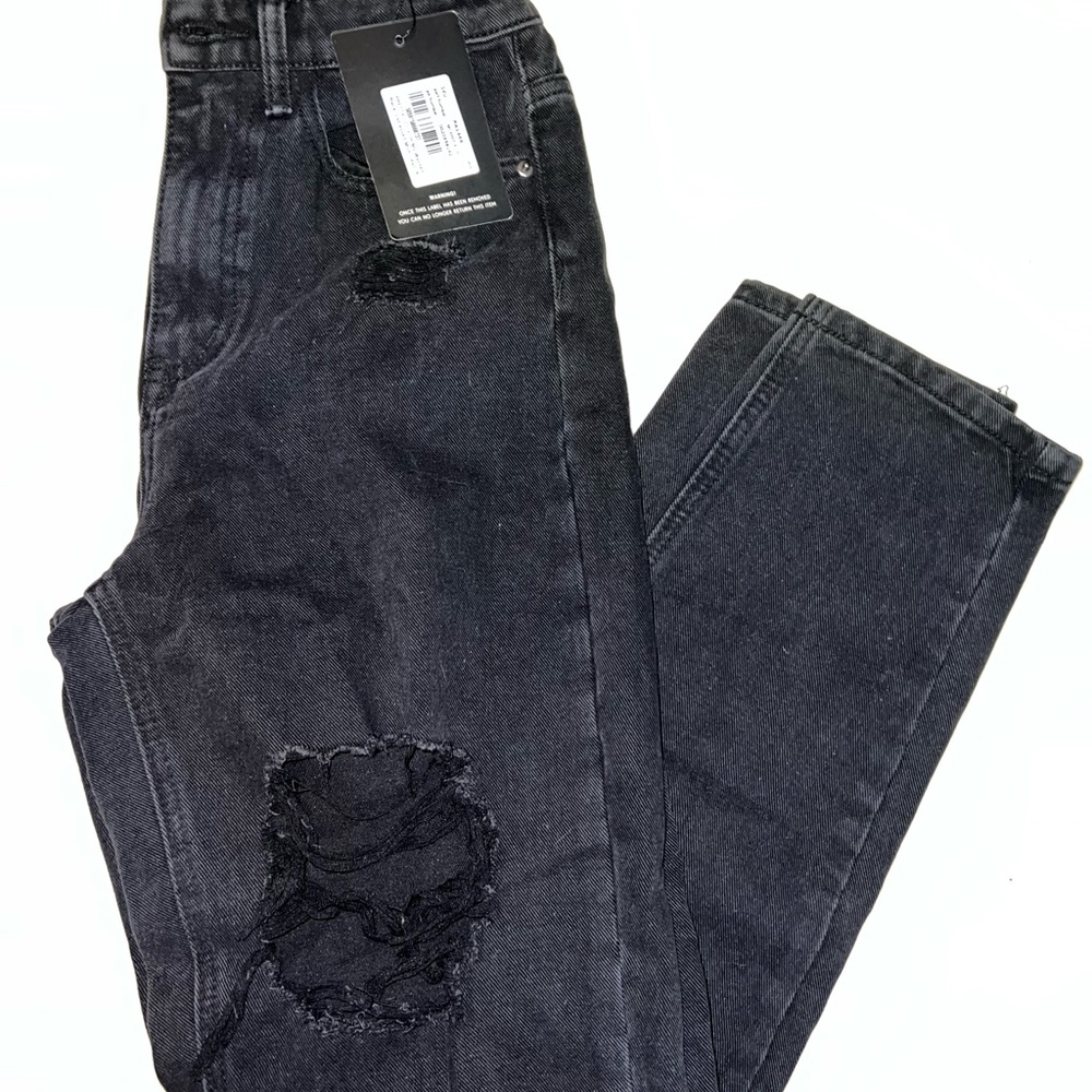 NWT PRETTYLITTLETHING Washed Black Ripped Mom Jeans - Picture 4 of 5